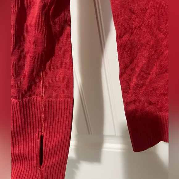 lululemon shirt - Picture 10 of 12